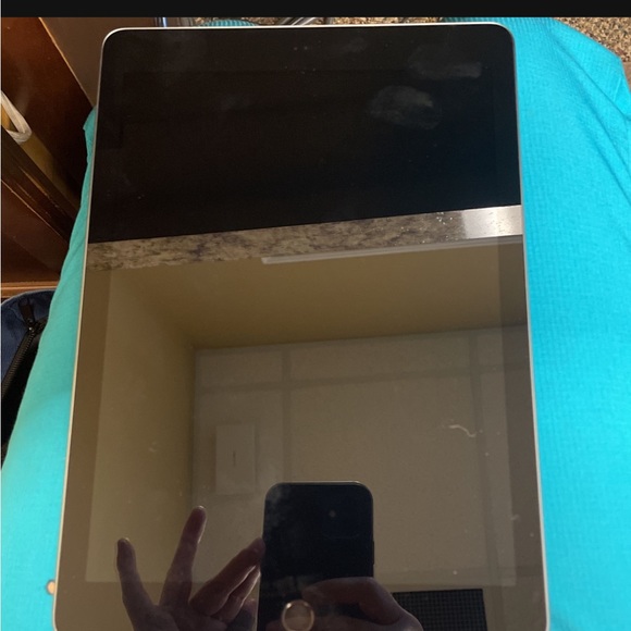 New apple iPad - Picture 2 of 2